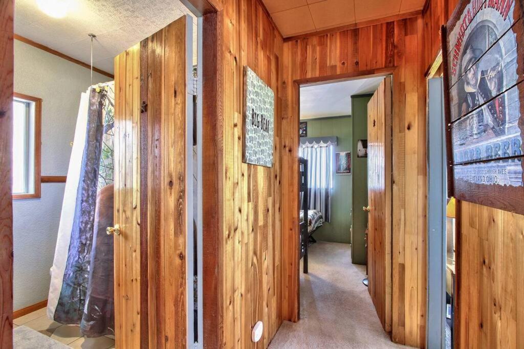 فيلا Los Osos Cozy Cabin With Private Spa And Bbq بيغ بير لاكي، سان بيرناردينو، كاليفورنيا المظهر الخارجي الصورة