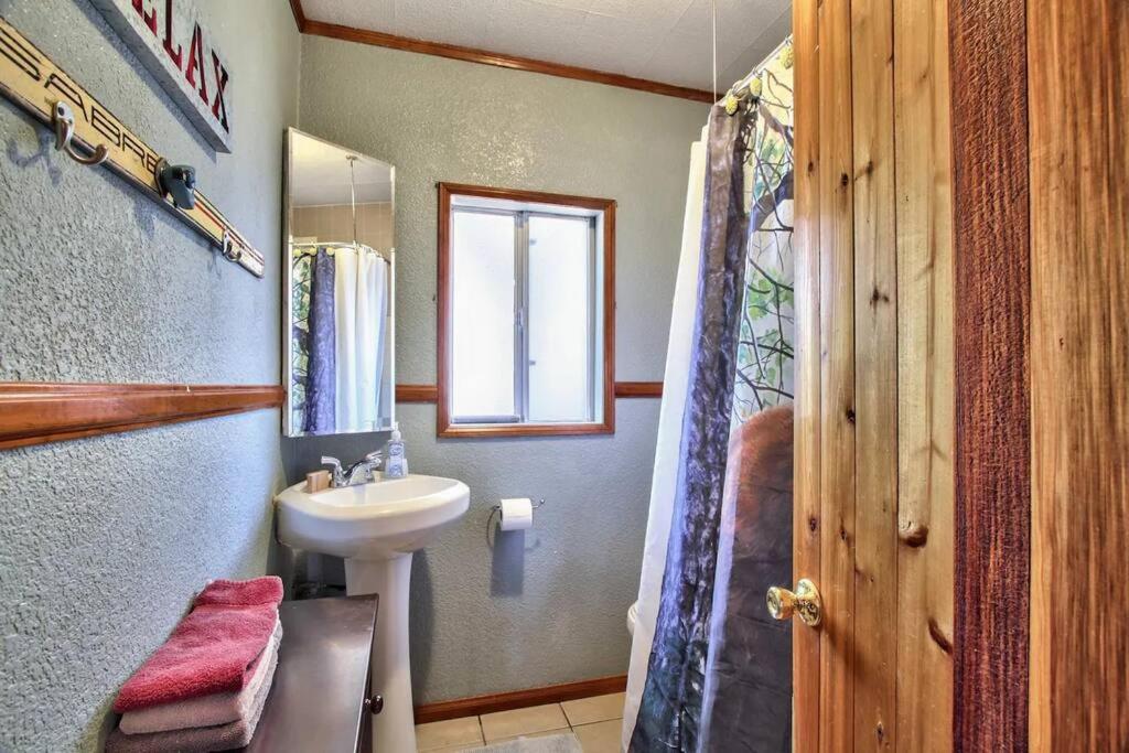 فيلا Los Osos Cozy Cabin With Private Spa And Bbq بيغ بير لاكي، سان بيرناردينو، كاليفورنيا المظهر الخارجي الصورة