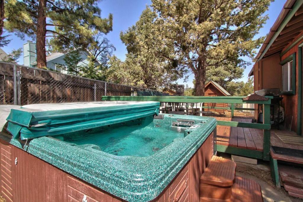 فيلا Los Osos Cozy Cabin With Private Spa And Bbq بيغ بير لاكي، سان بيرناردينو، كاليفورنيا المظهر الخارجي الصورة