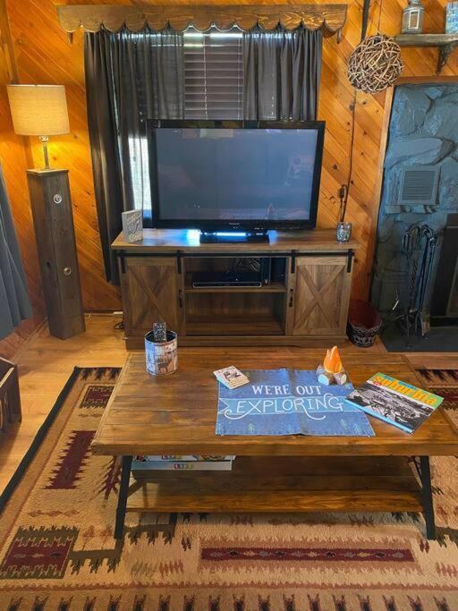 فيلا Los Osos Cozy Cabin With Private Spa And Bbq بيغ بير لاكي، سان بيرناردينو، كاليفورنيا المظهر الخارجي الصورة